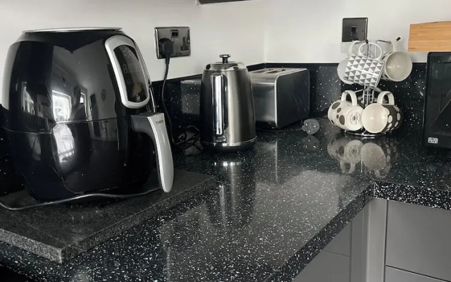 Stockton-on-tees - 2 Beds - Pet Friendly - Parking