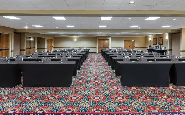 Holiday Inn Hotel & Suites Springfield - I-44 by IHG