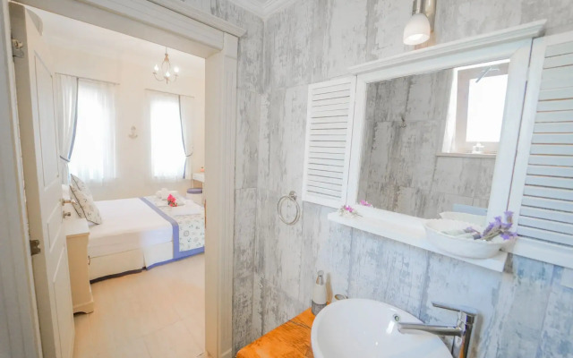 Alacati Marina Palace Otel