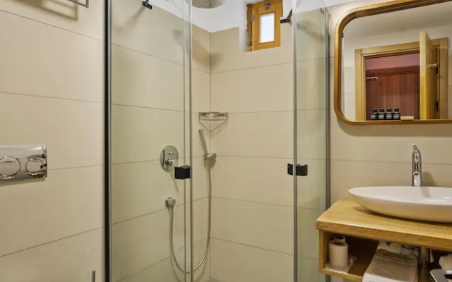 Zeyt-Inn Hotel