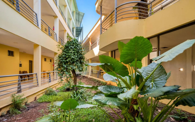Rainforest Hotel & Cabañas