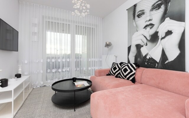 Trendy Warsaw Apartment by Renters