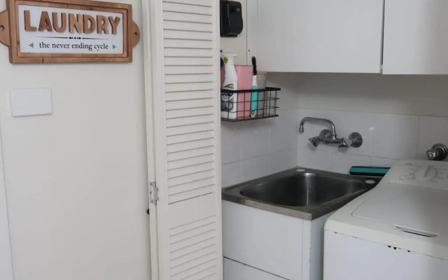 ☆Airliedise☆NO hills☆Kitchen☆5min walk 2 Ferry terminal☆WiFi☆Netflix
