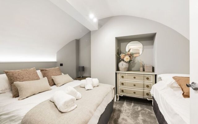 Wine Vaults Apartment
