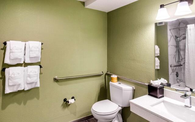 Quality Inn & Suites Plano East - Richardson