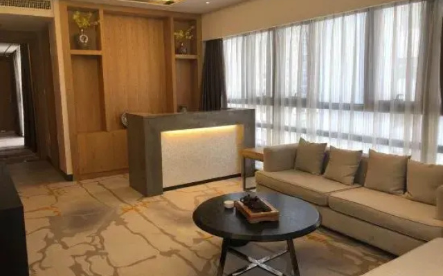 Xingcheng Hotel (Heyuan Railway Station Branch)