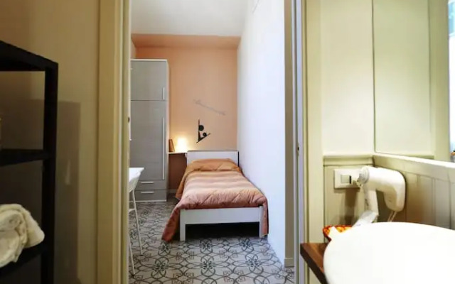 * 1 * 7 * 4 * Via Roma, Rooms Breakfast, B&B