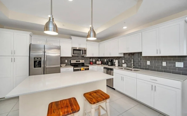 4741clock Unit208 3 Bedroom Townhouse