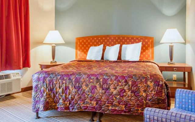 Rodeway Inn Portland Airport Hotel