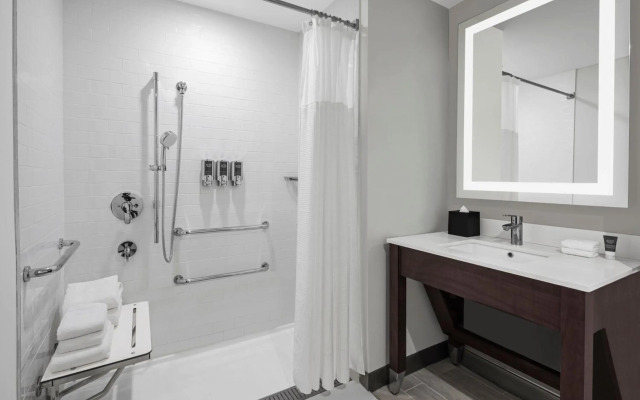 Four Points by Sheraton Flushing