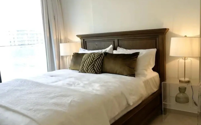 Spacious 2BR in Oxford 212 by Bespoke