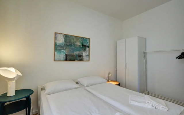 Modern Apartment Near Lake Lugano – Guest Rooms – Lugano