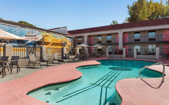 Days Inn by Wyndham Memphis at Graceland