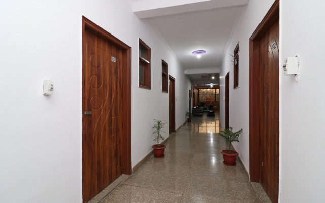 OYO 13107 Westend Residency