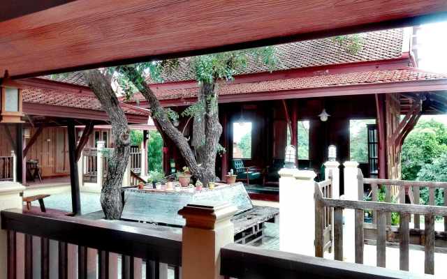 Luang Chumni Village