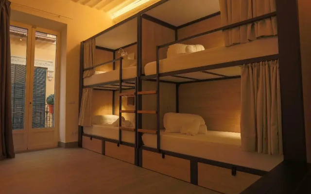 Hostel Nut