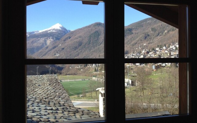 Baita In Pietra Chiesa Valmalenco - A Piedi Alla Funivia Alpe Palu