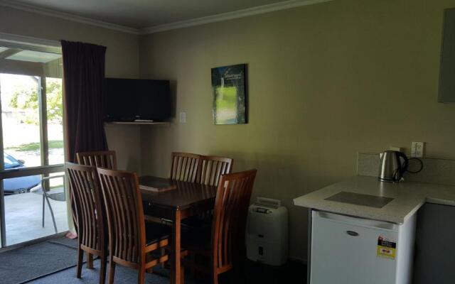 High Country Motel and Backpackers