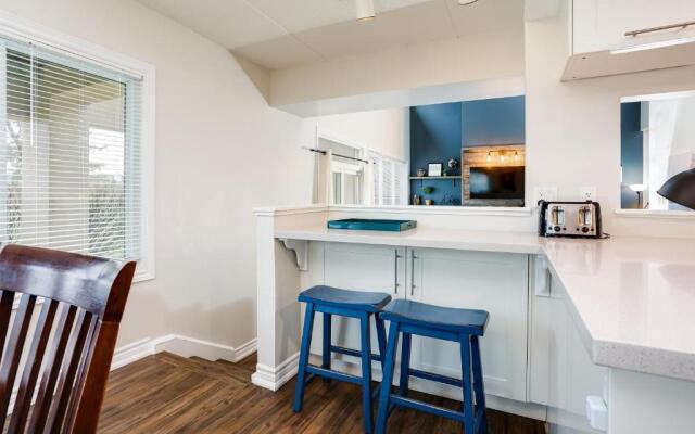 Wintergreen Retreat with Private Sauna & Patio 82291