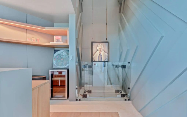 Modern 7BR Villa w Stunning Views of Golf Course