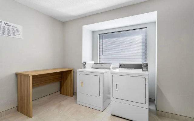 Quality Inn & Suites