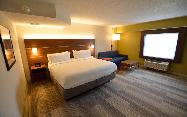 Holiday Inn Express Pittsburgh-Bridgeville by IHG