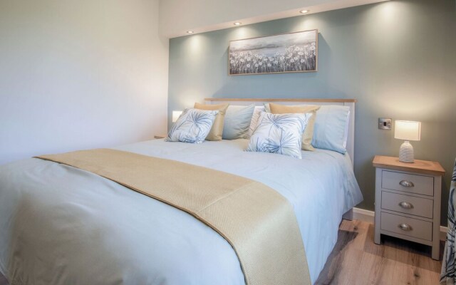 Swanlake Lodge - 3 Bedroom Holiday Home - Penally