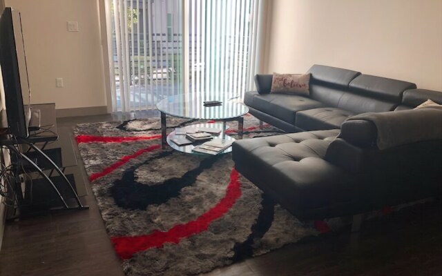 Cozy 2 Bedroom Apartment