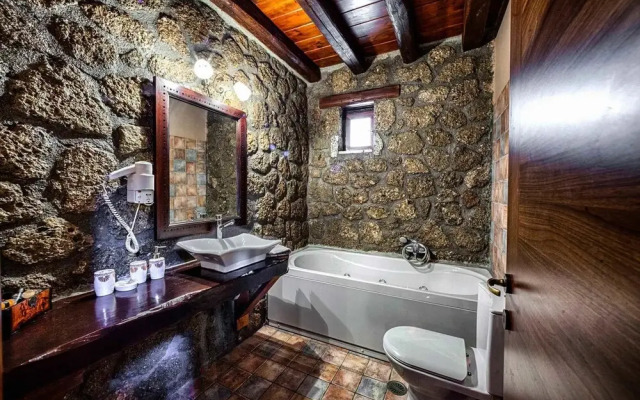 Pera Alonia Guest House