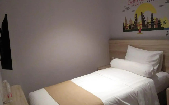 Central Front One Inn Jakarta Airport