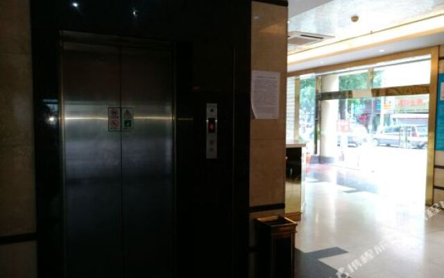 驿亭6+e酒店(上海外高桥店)