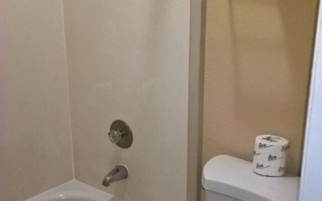 Portland Value Inn & Suites