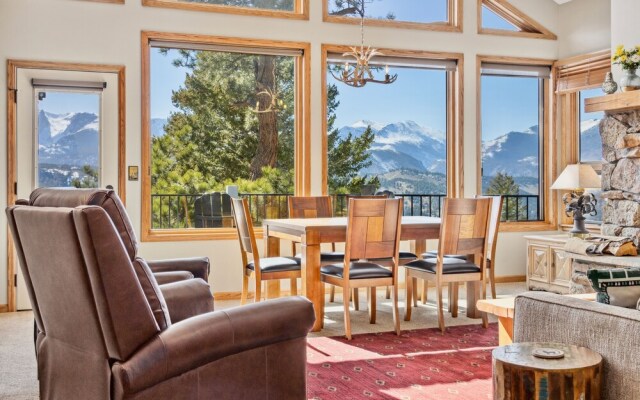 Dances With Wolves Vacation At Windcliff 3 Bedroom Home by RedAwning