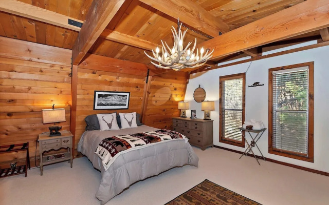 Yosemite Pines Cabin - Sleeps 8