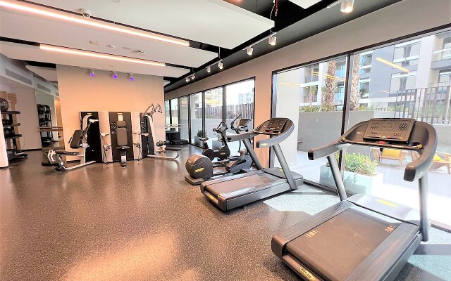 Spacious 1 bedroom with balcony in Wilton Terraces