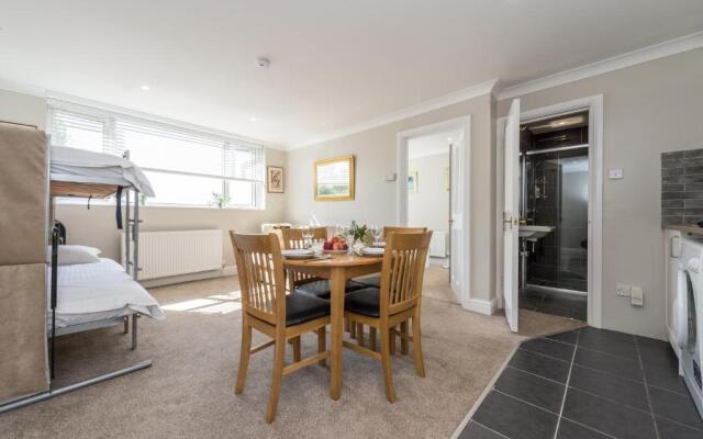 Stylish Apartment,12 Minutes from Oxford Street,Central London,AC,WIFI!