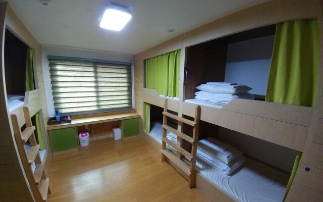 Backpacker's Home