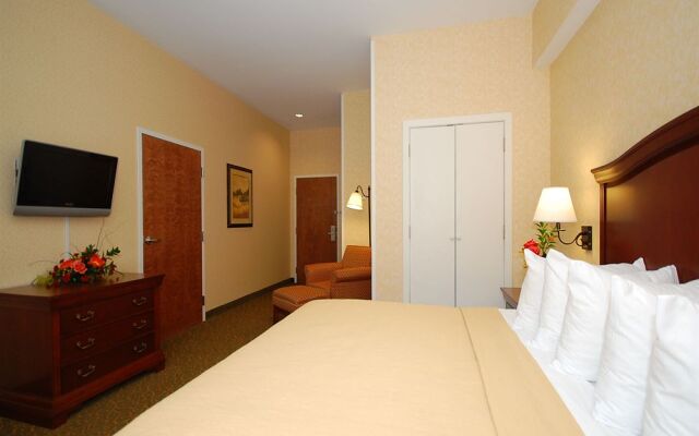 Quality Inn & Suites Evergreen Hotel