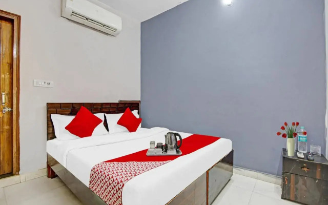 Oyo Flagship 703124 Hotel The Royal