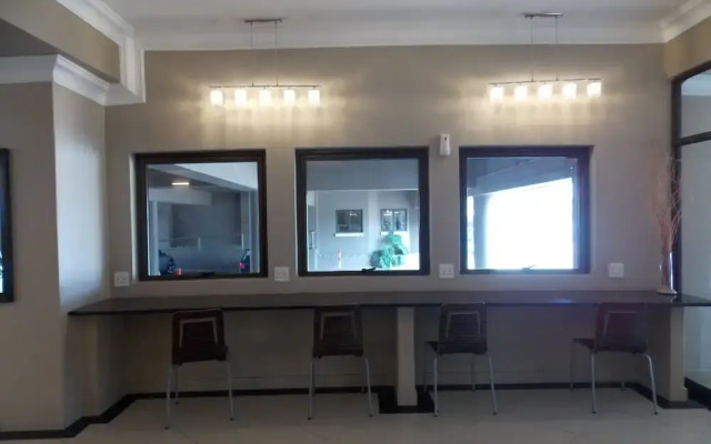 Sierra Square Hotel