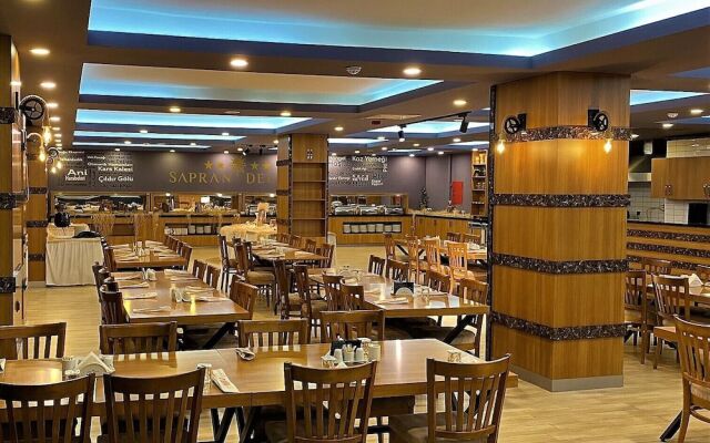 Sapran Deluxe Hotel