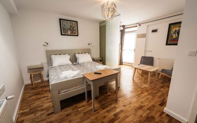 YellowBoot Aparthotel