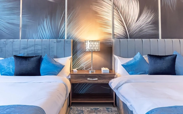 Luxury Villa Private Pool Disinfection Parking
