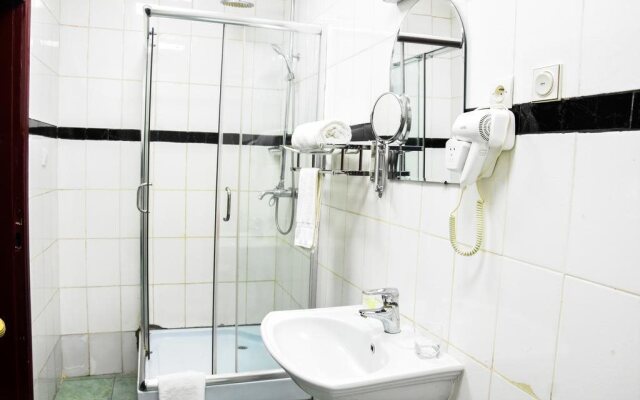 Iwawe Hotel