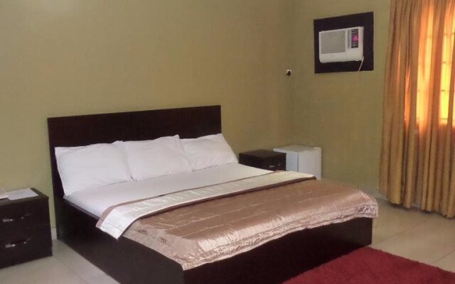 Westwing Suites