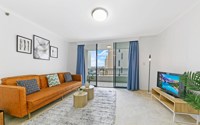 KOZYGURU Haymarket SYD Overly Warm 1 Bed APT NHA317-546A – Guest Rooms – Sydney