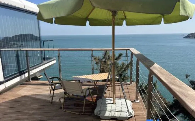 Banyuewan No. 6 Cliff Capsule Homestay – Outside – Weihai