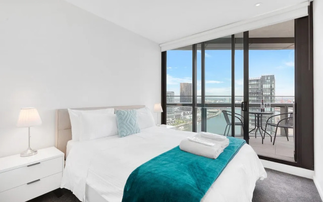 Wyndel Apartments Riverside on Collins