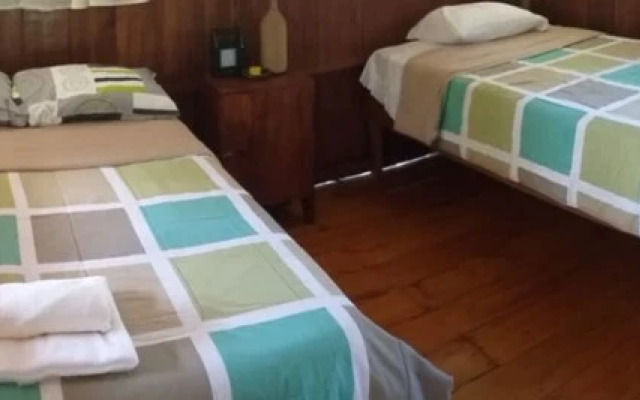 Tres Chimbadas Lake Lodge