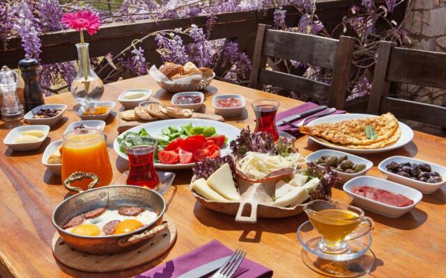 Vinifera Vineyards Hotel